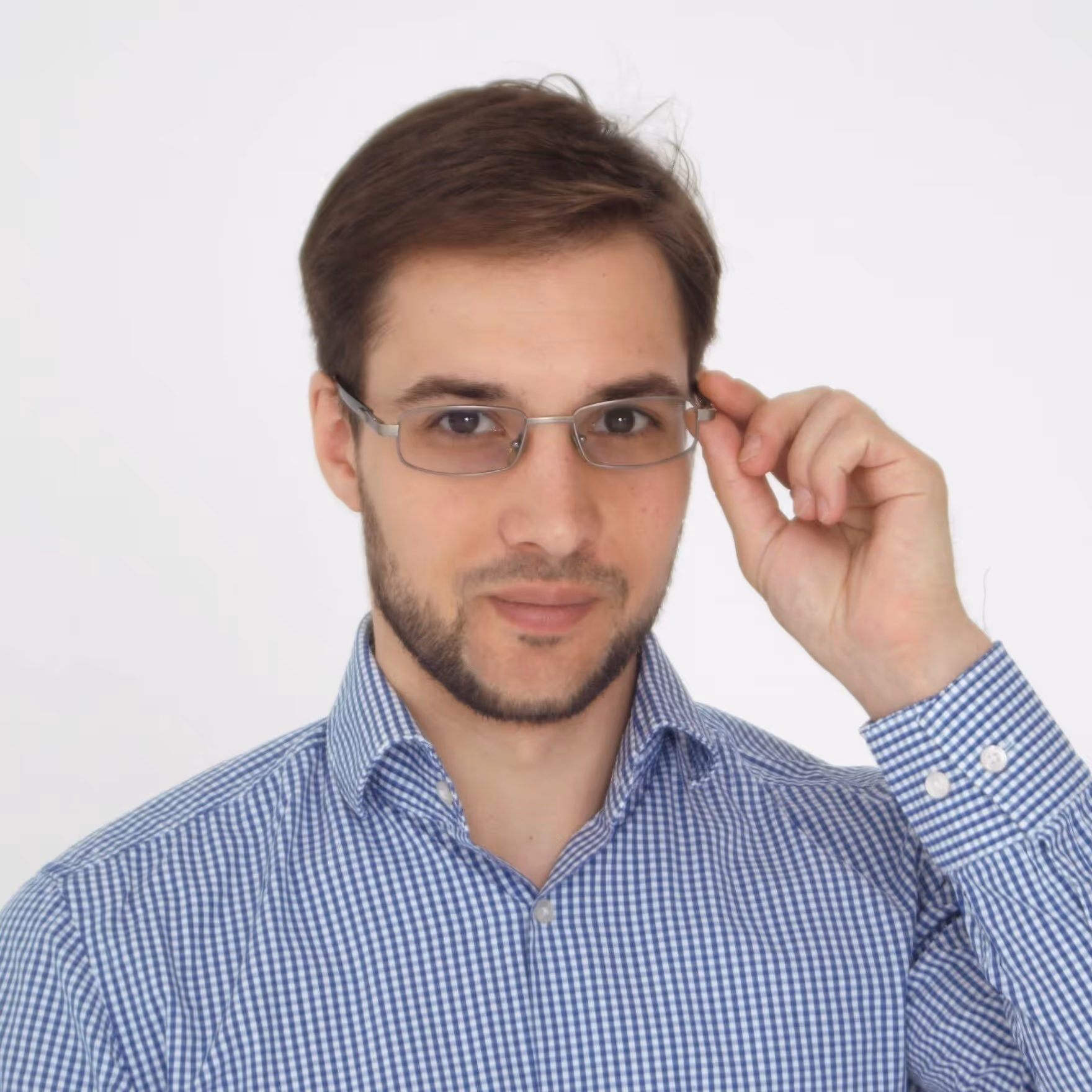 Evgeny Reznitsky er@naulab.pro naulab.pro